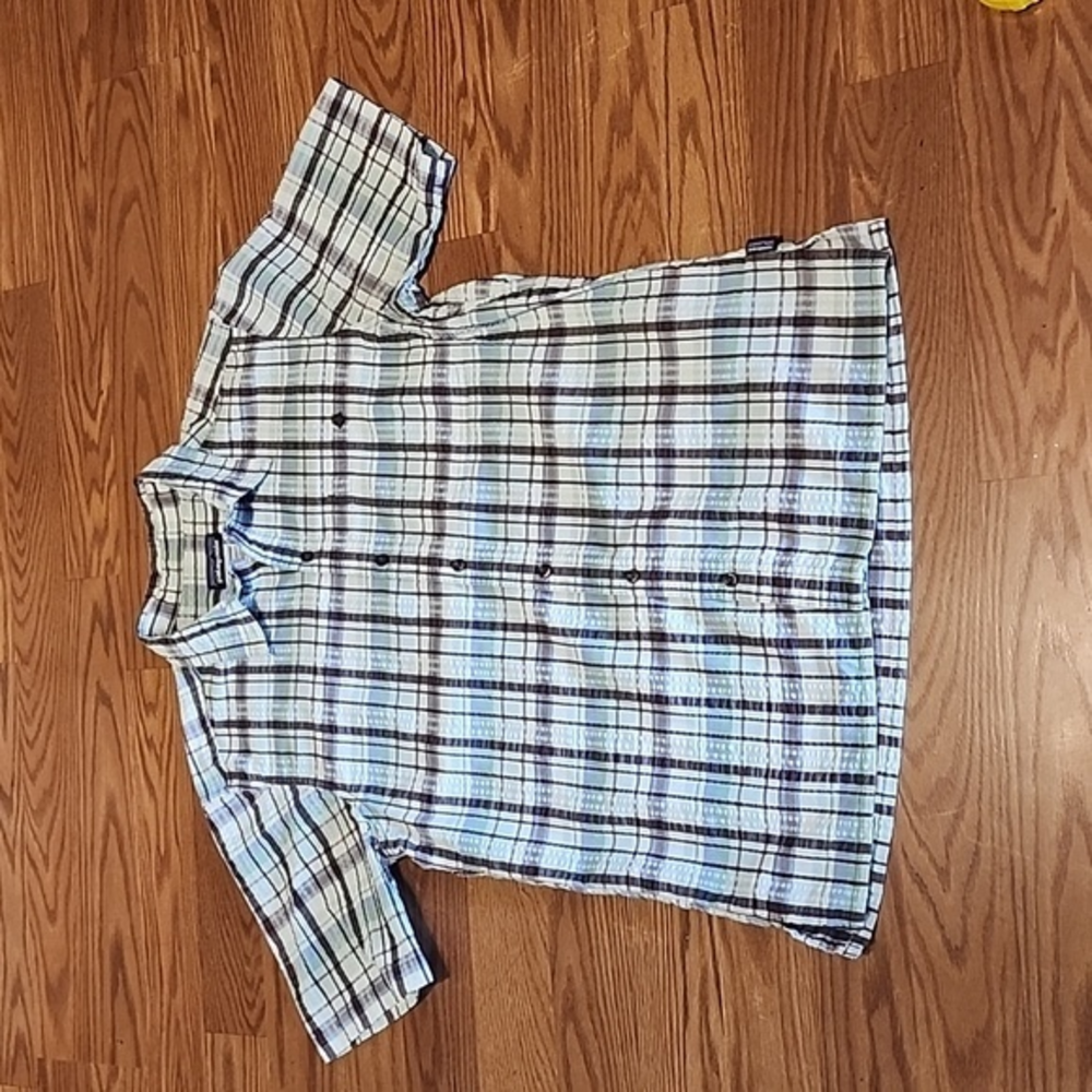 Patagonia‎ seersucker fabric button down shirt med